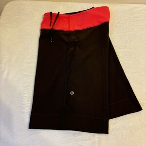Lululemon Athletica Women's Yoga Shorts Size 10, Brown/Pink Reversable
